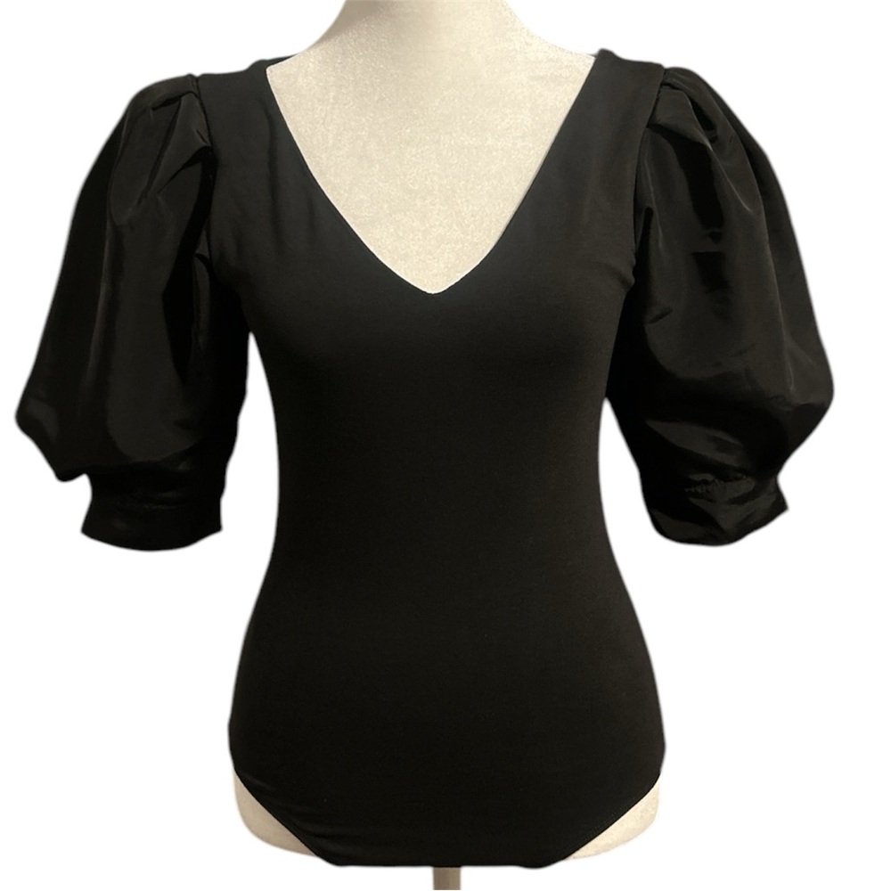 Express Cotton V-Neck Poplin Puff Sleeve Tong Bodysuit - Picture 1 of 5